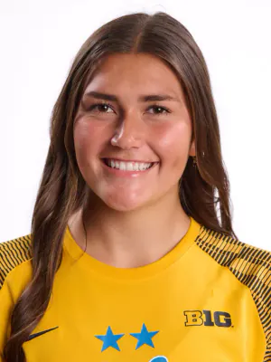 Layla Armas, Soccer, undefined