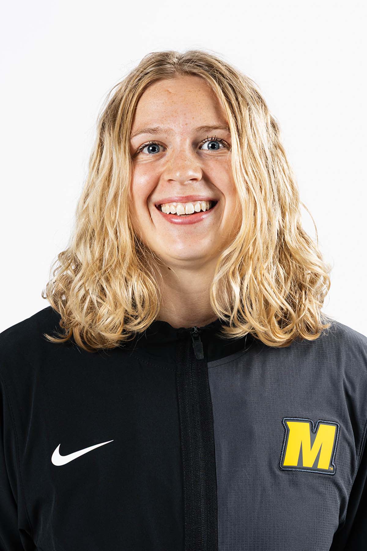 Zara Zallen, Swimming & Diving, undefined